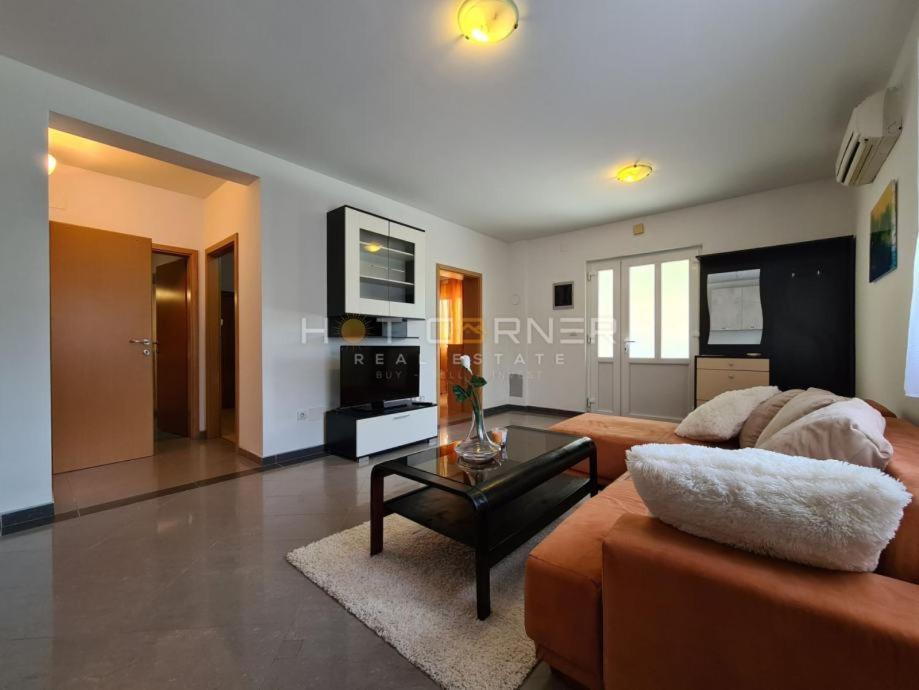 Apartman Nada Lägenhet Ližnjan Exteriör bild
